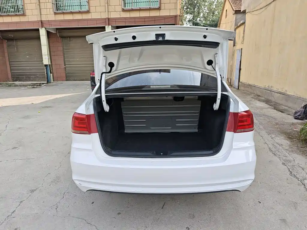 Volkswagen Santana — миниатюра 19