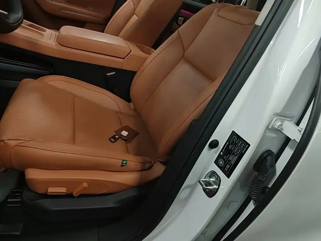 Leapmotor Leapmotor C10 — миниатюра 15