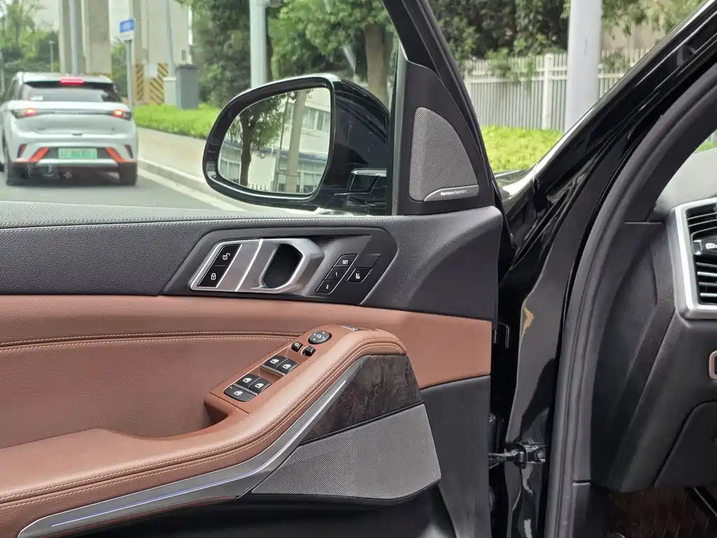 BMW X5 (Import) — миниатюра 6