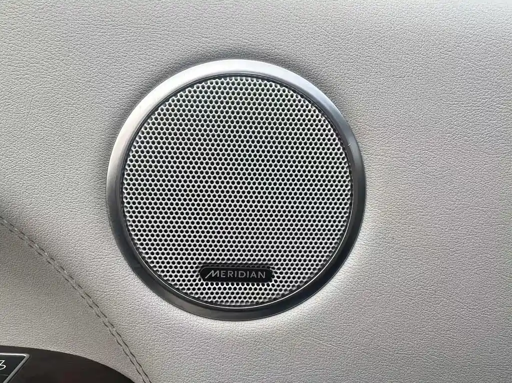 Land Rover Range Rover — миниатюра 16