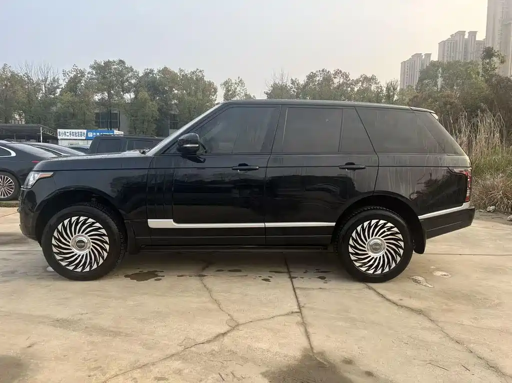Land Rover Range Rover — миниатюра 4