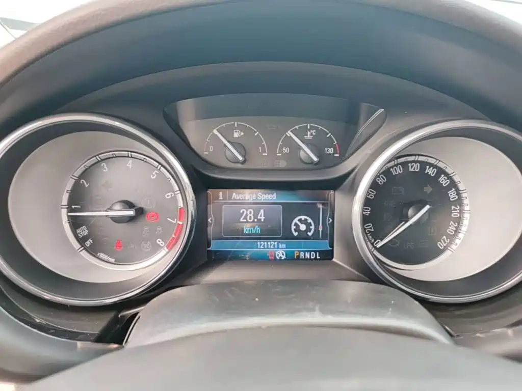 Buick Verano — миниатюра 12