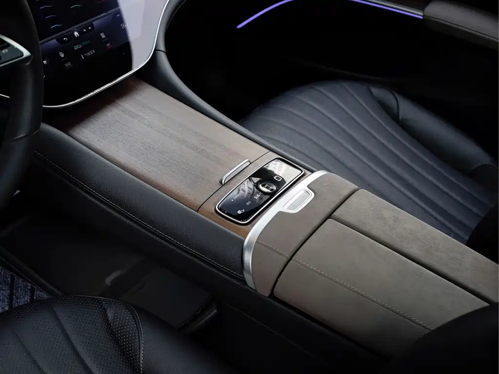 Mercedes-Benz EQS — миниатюра 16