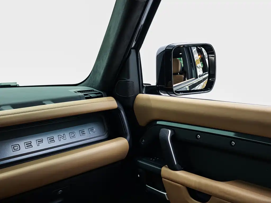 Land Rover Defender — миниатюра 20