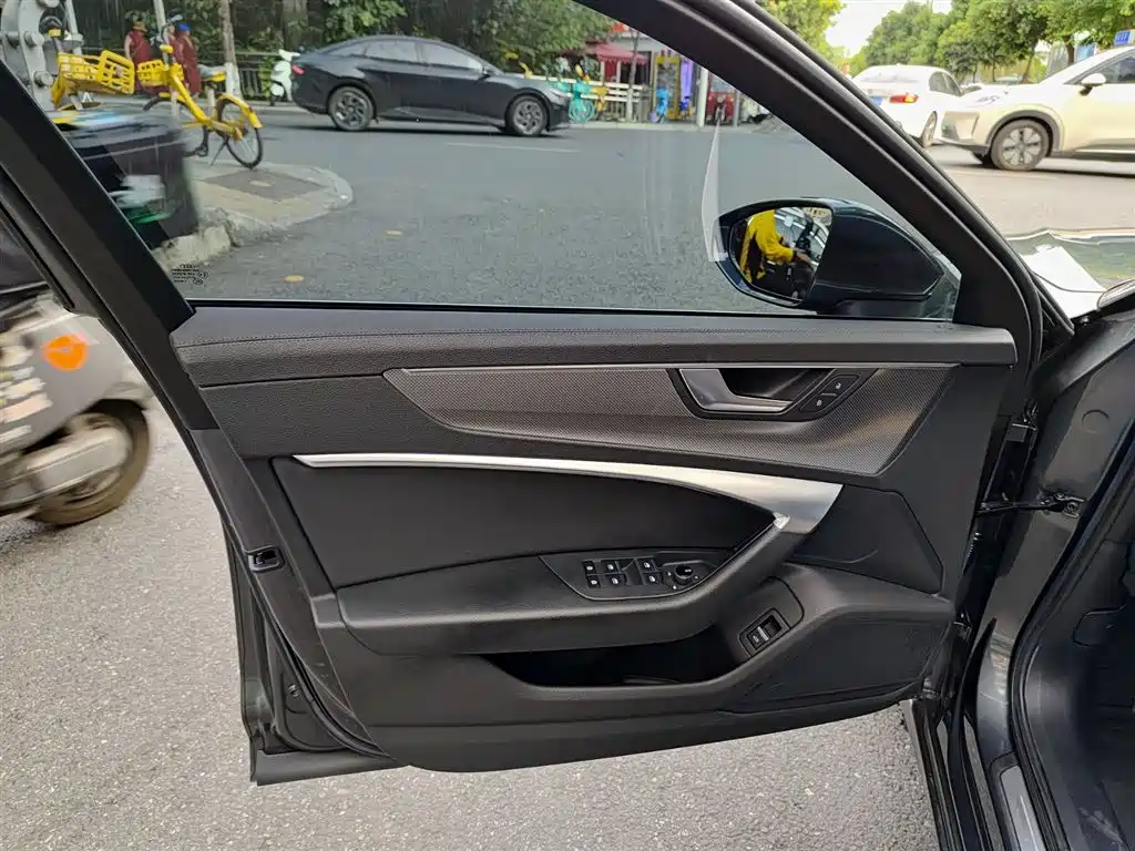 Audi A6L 2021 40 TFSI Luxury