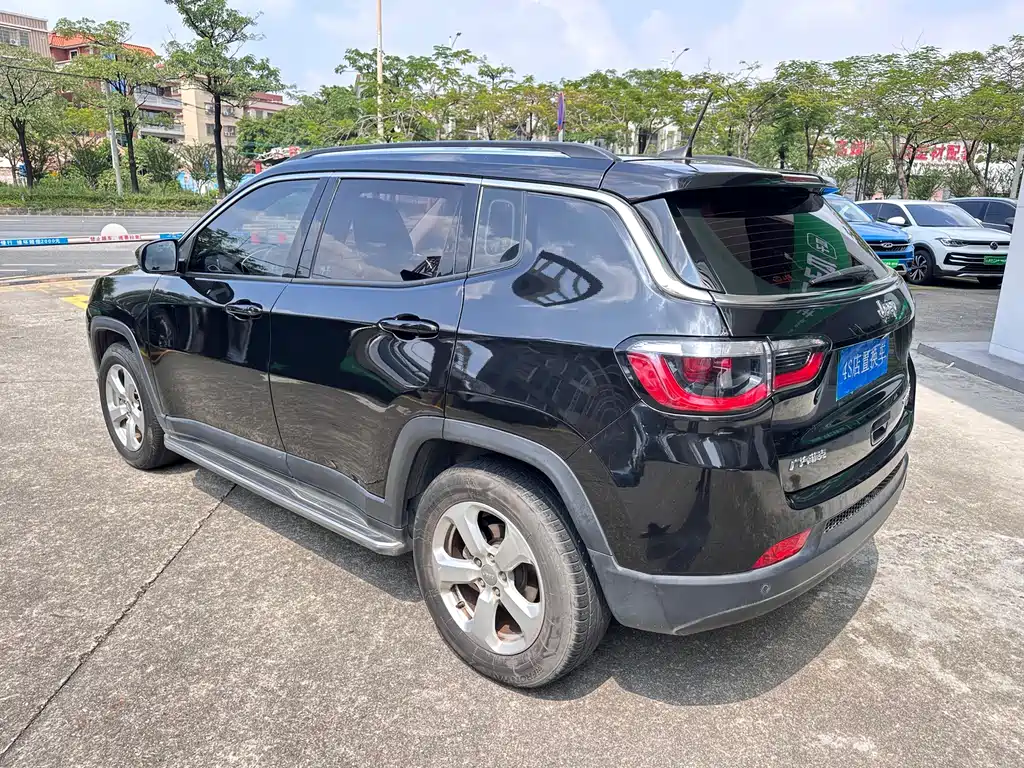 Jeep Compass — миниатюра 4