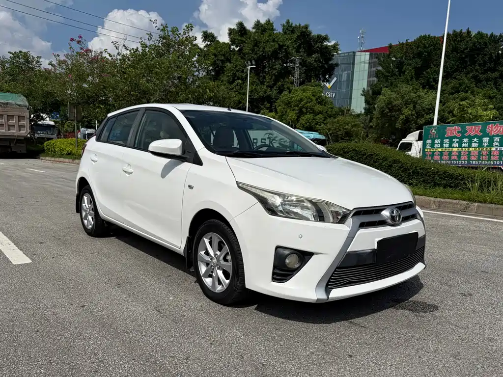 Toyota Yaris L — миниатюра 3