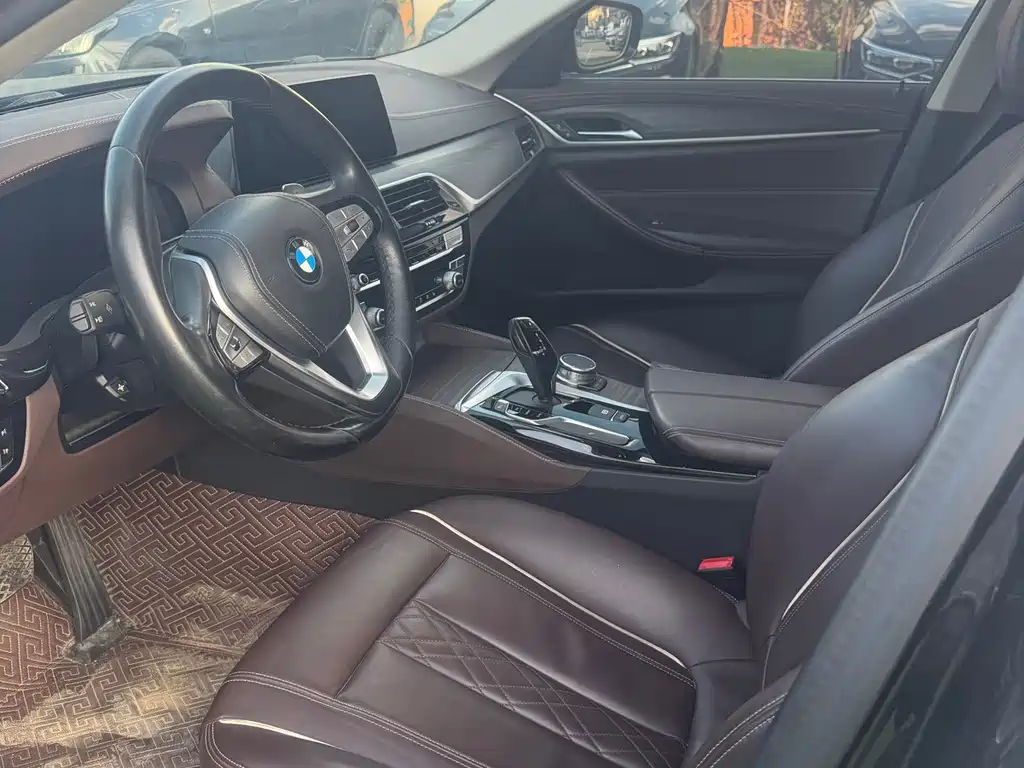 BMW 5 Series — миниатюра 4