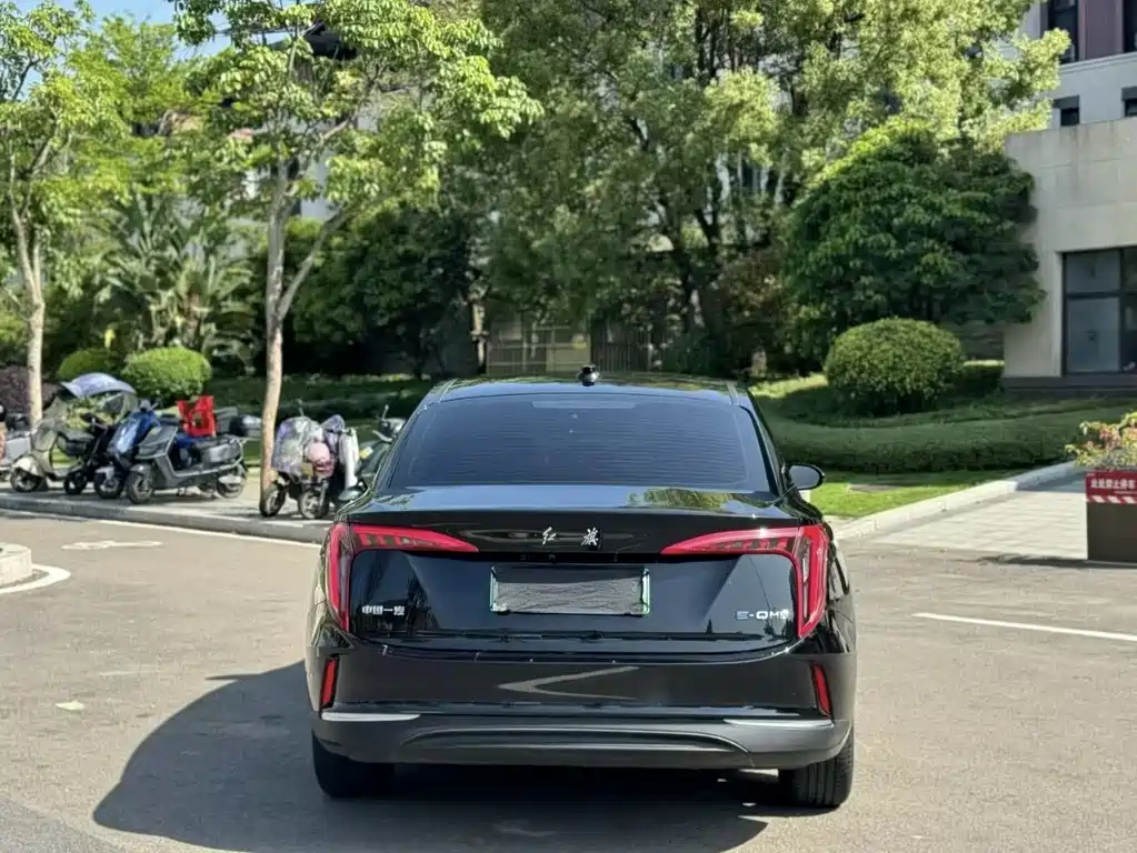 Hongqi Hongqi E-QM5 — миниатюра 8
