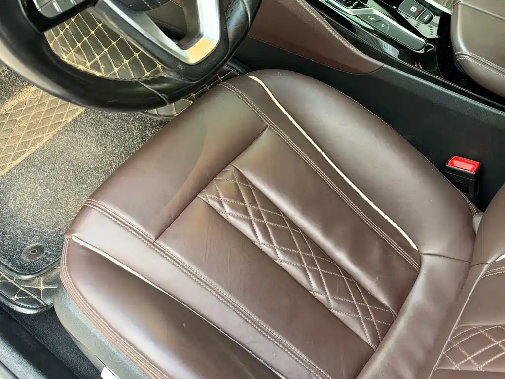 BMW 5 Series — миниатюра 9