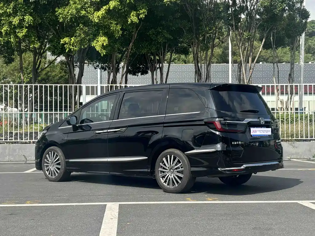 Honda Elysion — миниатюра 6
