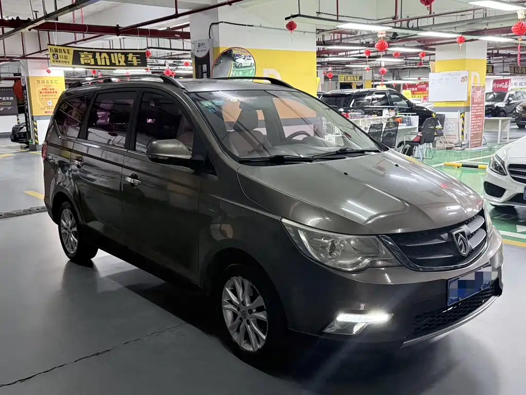 Baojun 730 2014 1.5L MT Luxury ESP 7 мест