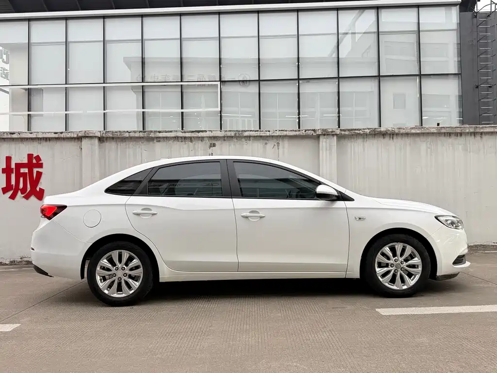Buick Excelle — миниатюра 18