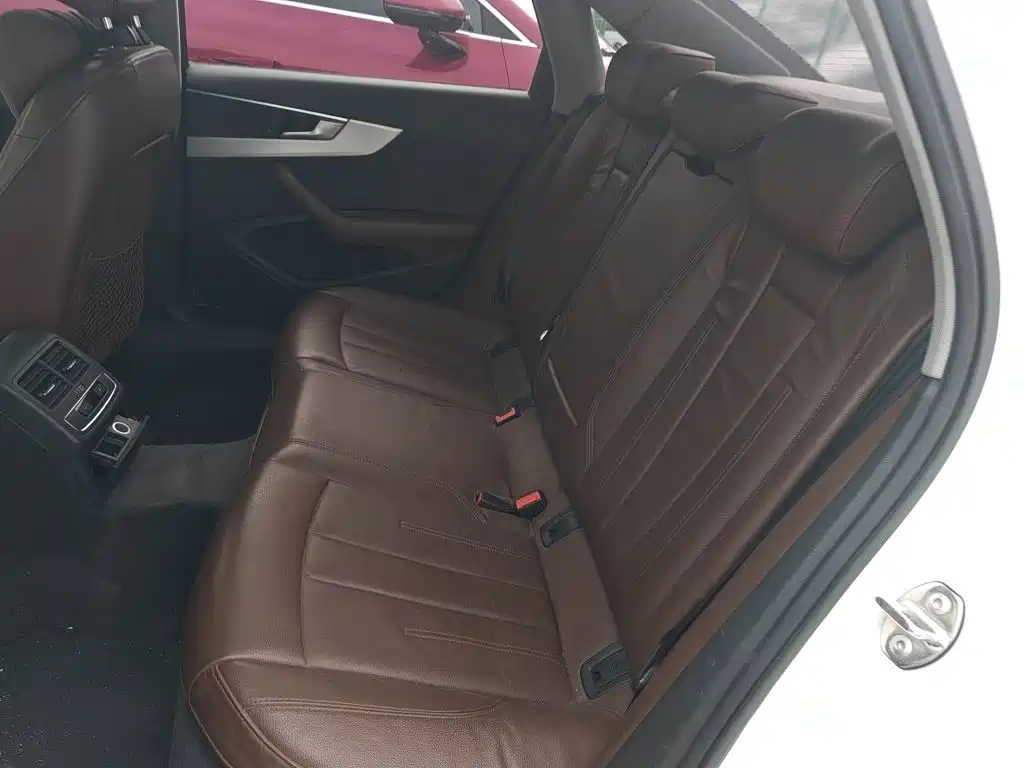 Audi A4L — миниатюра 13