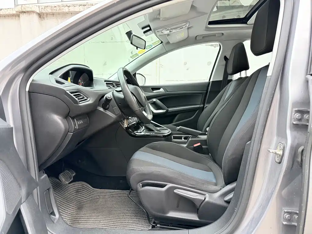 Peugeot 308 — миниатюра 4