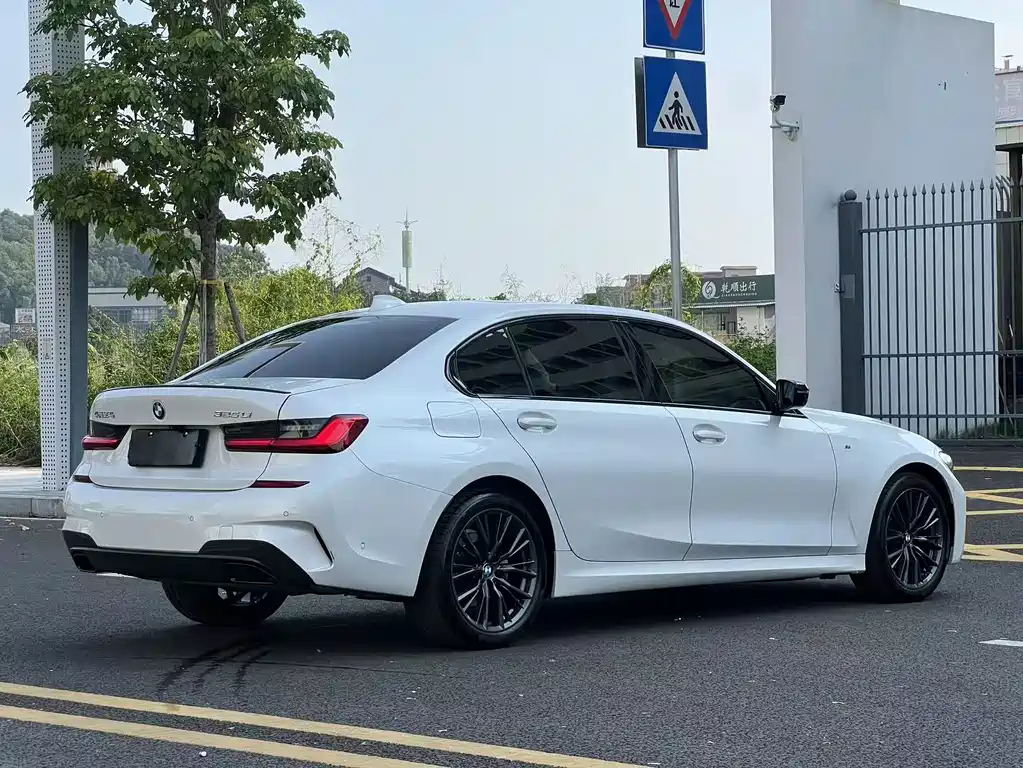 BMW 3 Series — миниатюра 4