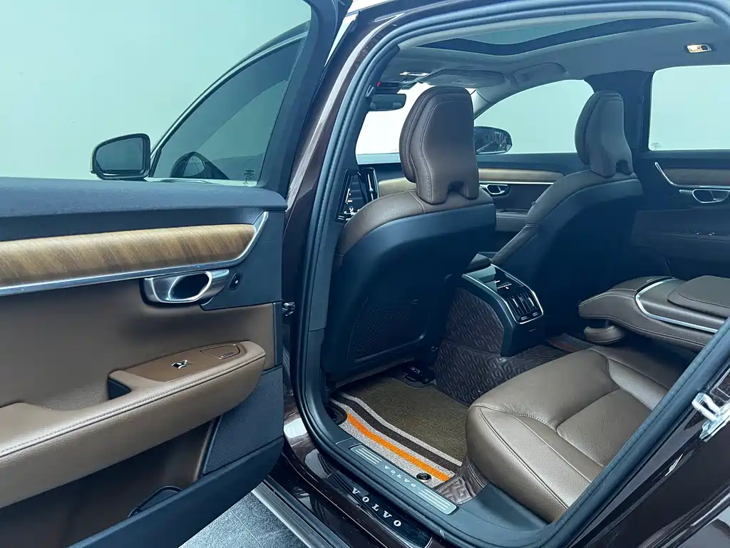 Volvo S90 — миниатюра 17
