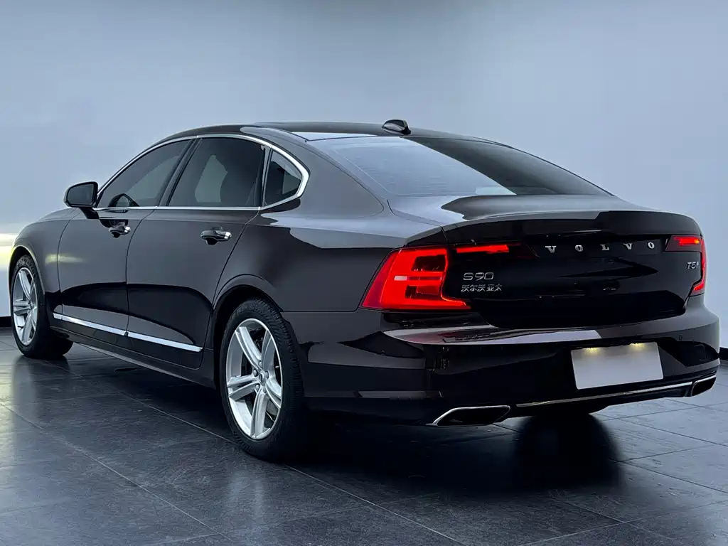 Volvo S90 — миниатюра 4