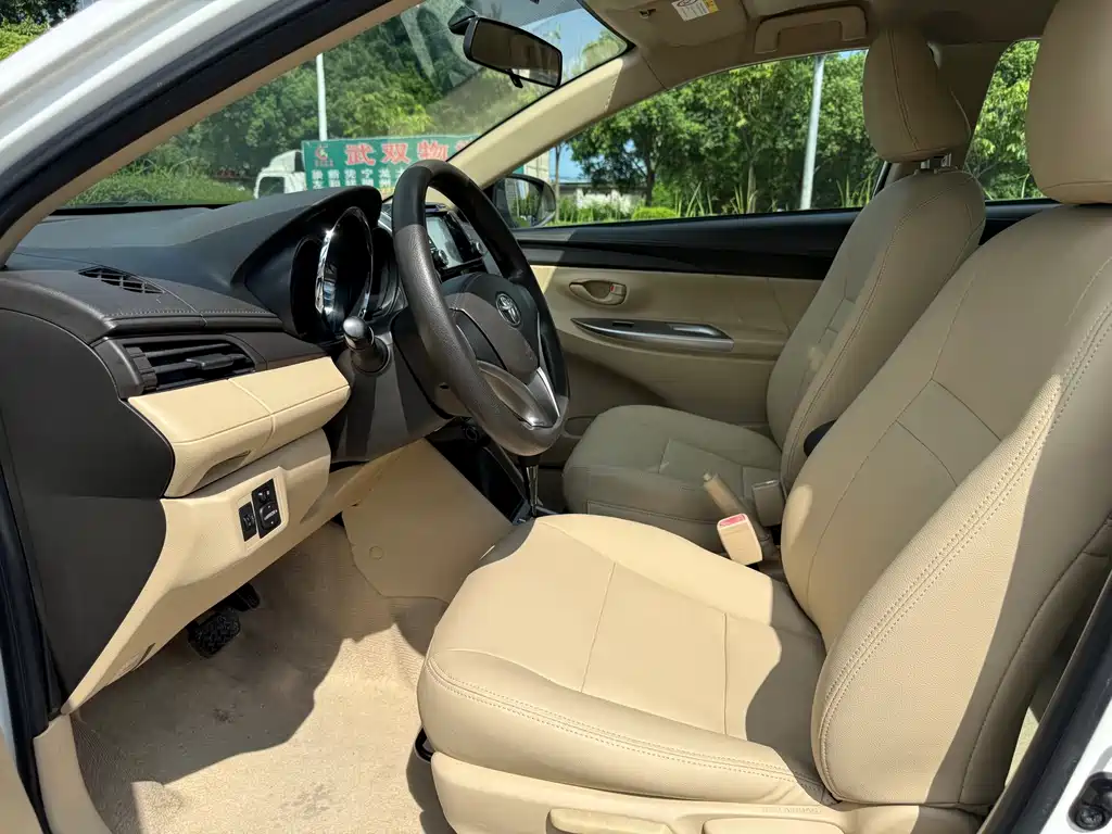 Toyota Yaris L — миниатюра 7