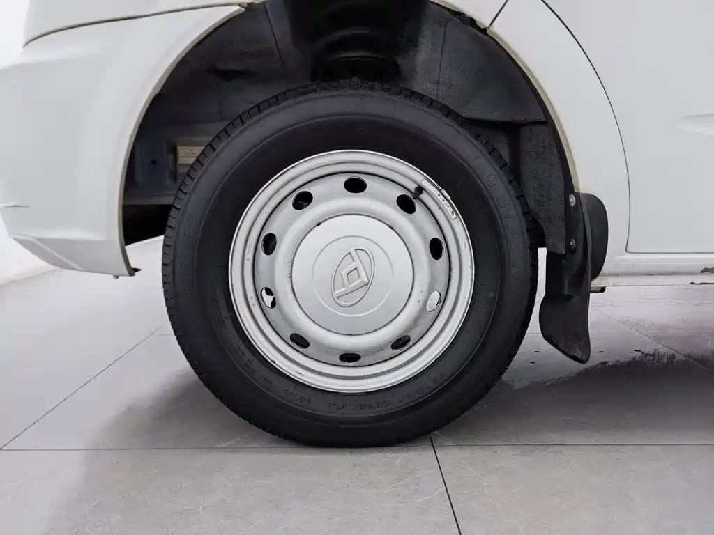 MAXUS V80 — миниатюра 17