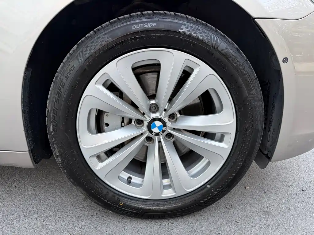 BMW 7 Series — миниатюра 16