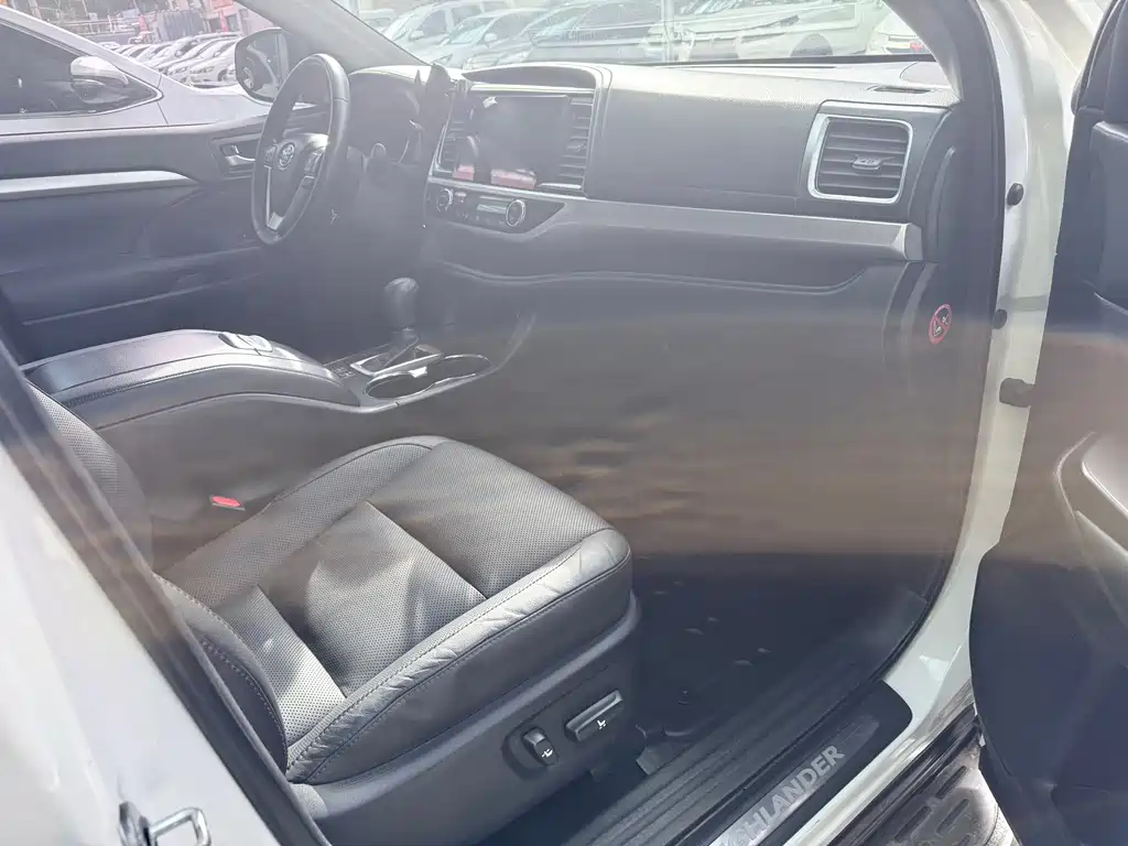 Toyota Highlander — миниатюра 21
