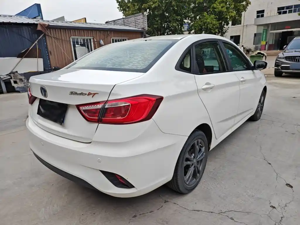 Changan Eado DT — миниатюра 7