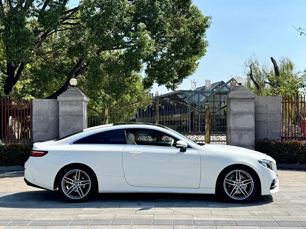 Mercedes-Benz E-Class (Import) — миниатюра 3
