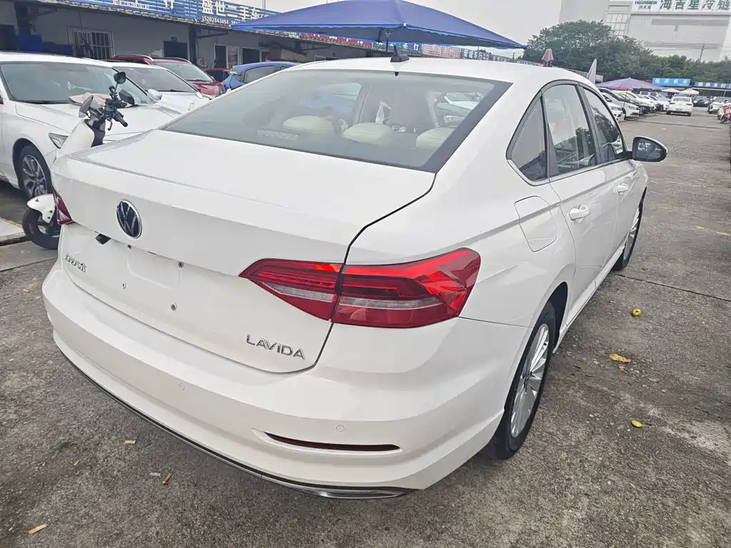 Volkswagen Lavida — миниатюра 18