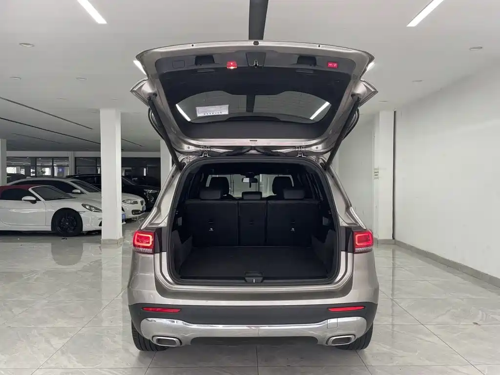 Mercedes-Benz GLB — миниатюра 8