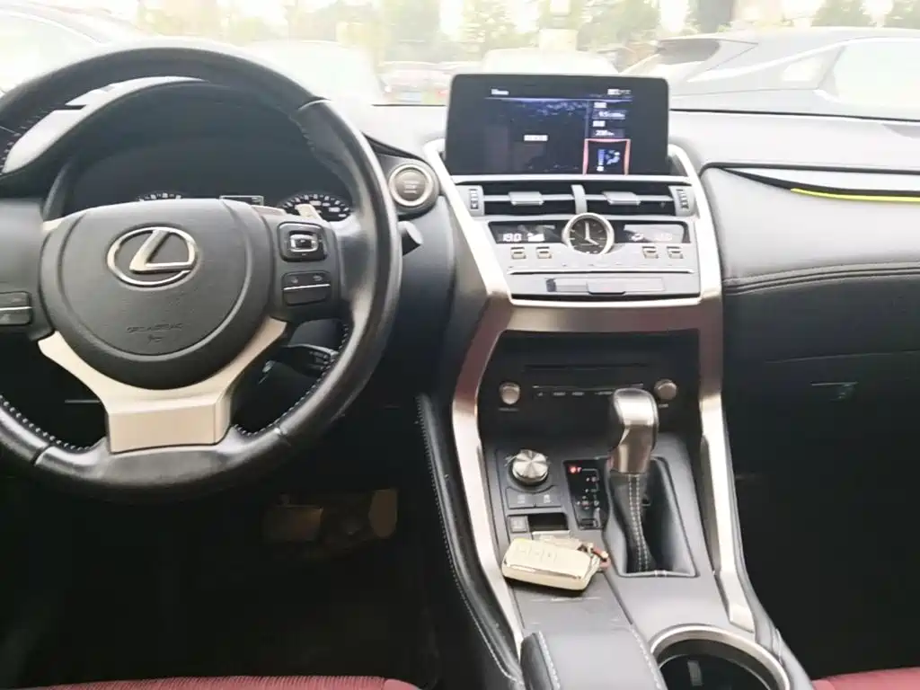 Lexus NX — миниатюра 10