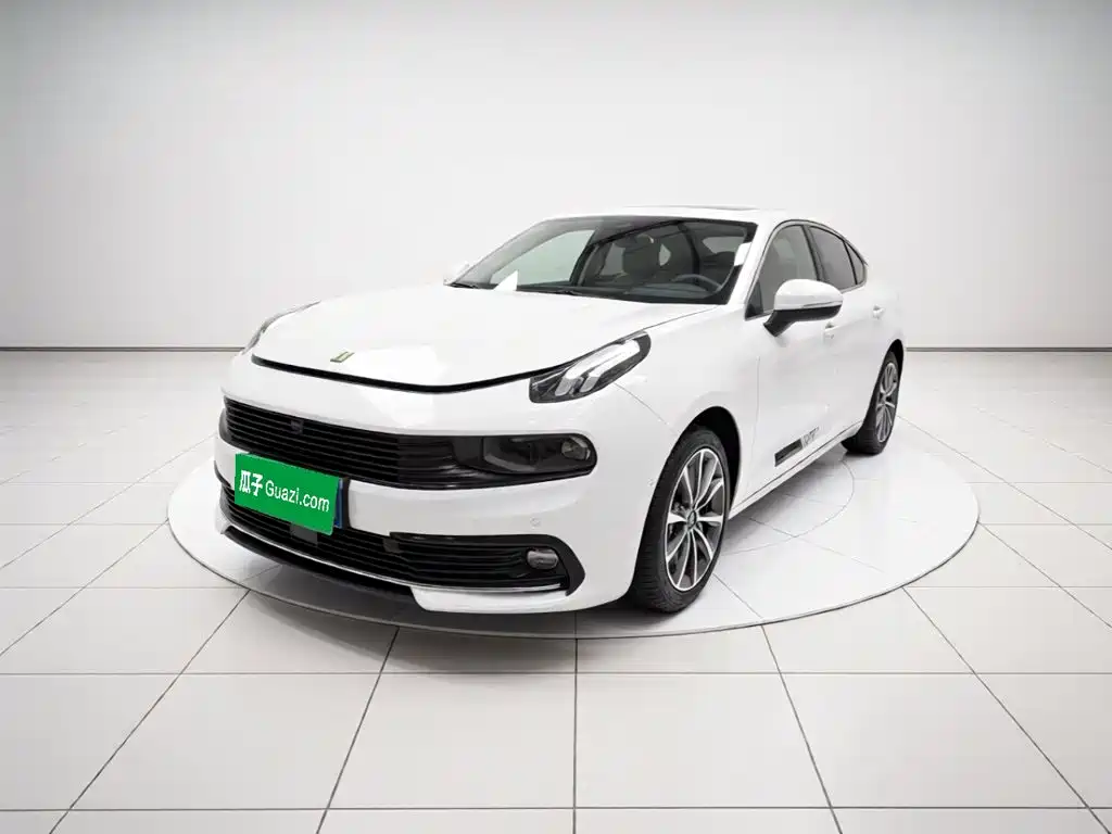 Lynk & Co 03