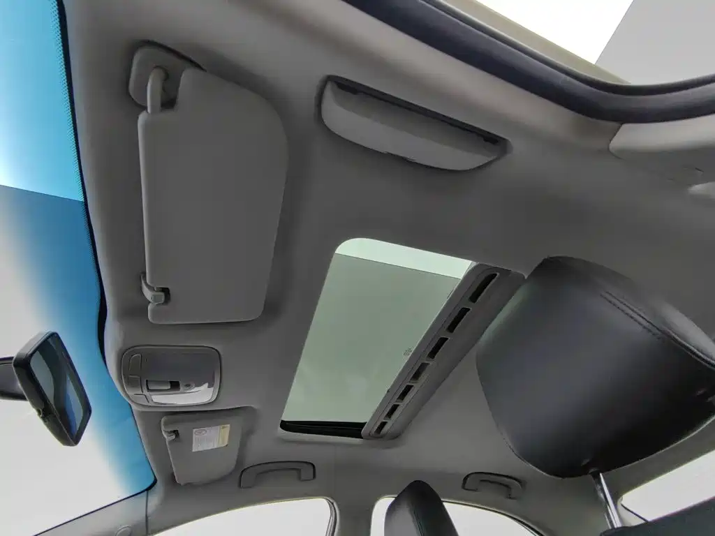 Roewe 360 — миниатюра 14