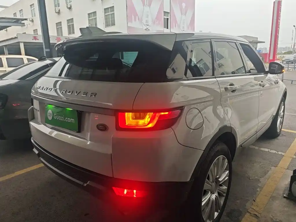 Land Rover Evoque — миниатюра 7