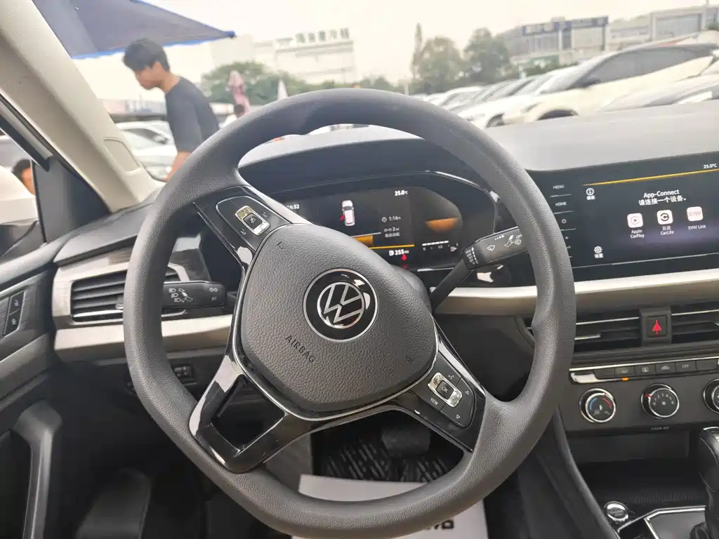 Volkswagen Lavida — миниатюра 7