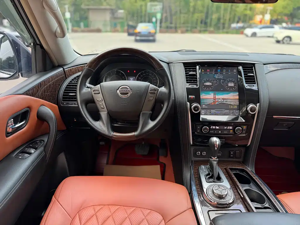 Nissan Patrol — миниатюра 10