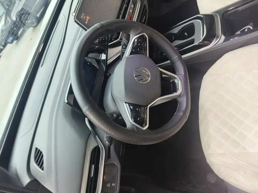 Volkswagen ID.4 Crozz — миниатюра 3