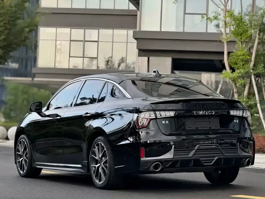 Lynk & Co 03 — миниатюра 4