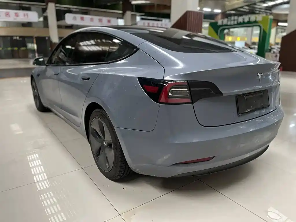 Tesla Model 3 — миниатюра 9