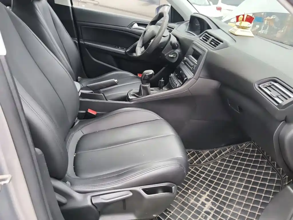 Peugeot 308 — миниатюра 25