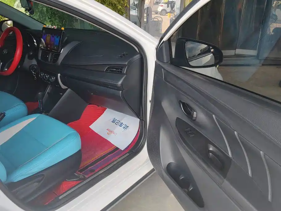 Toyota Yaris L — миниатюра 8