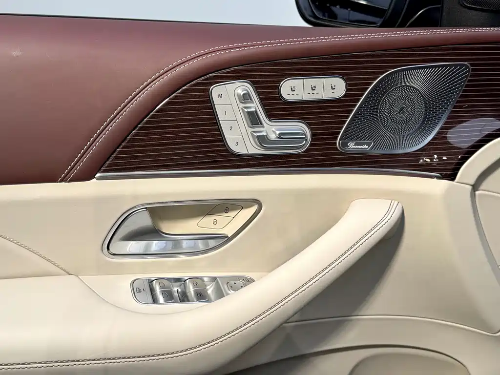 Mercedes-Benz GLS — миниатюра 22