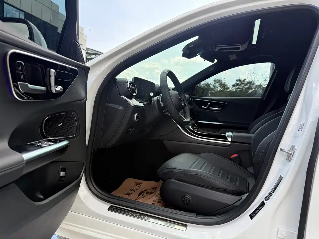 Mercedes-Benz C-Class — миниатюра 4