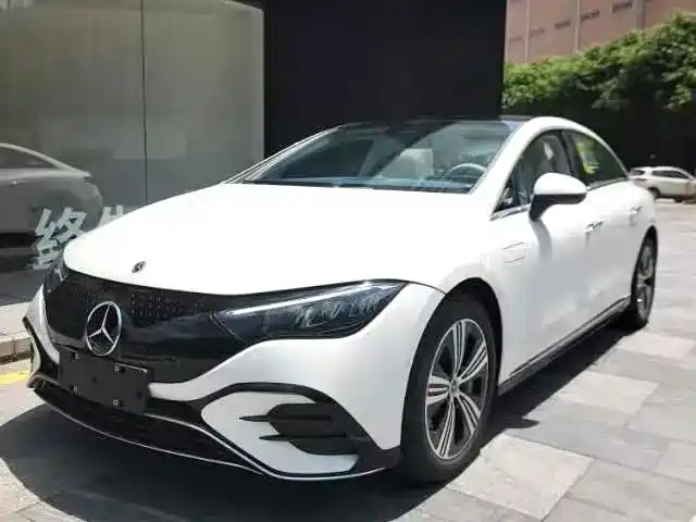 奔驰EQE 2025款 500 4MATIC 豪华版 2025