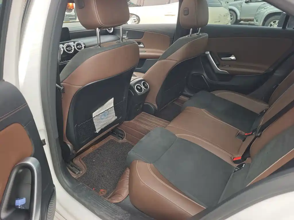 Mercedes-Benz A-Class — миниатюра 7
