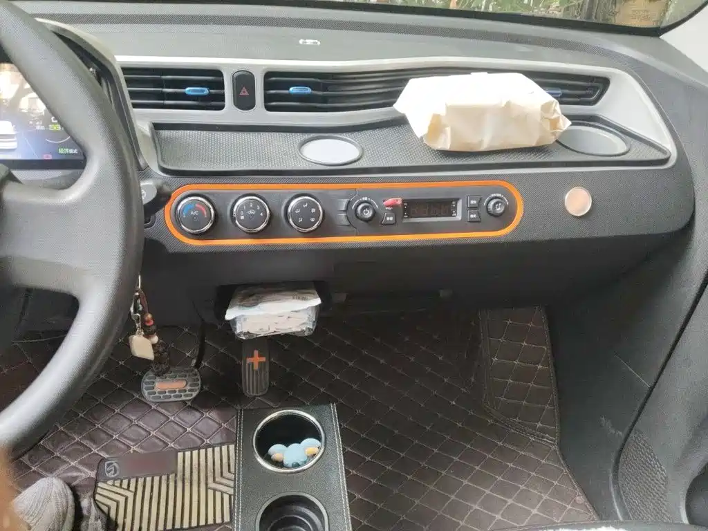 Wuling MINIEV — миниатюра 6