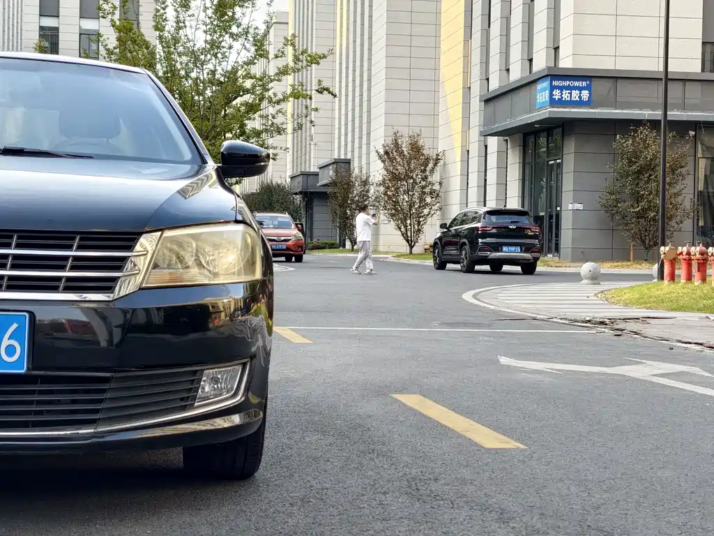 Volkswagen Lavida — миниатюра 8