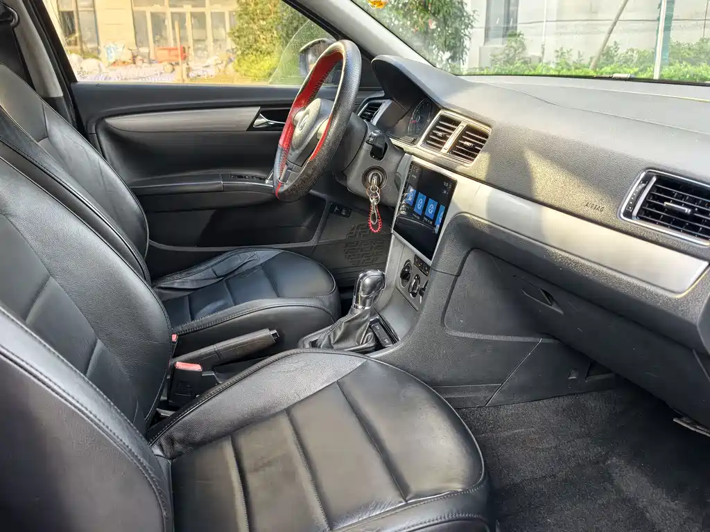 Volkswagen Lavida — миниатюра 16
