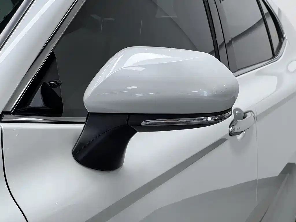 Toyota Camry — миниатюра 10