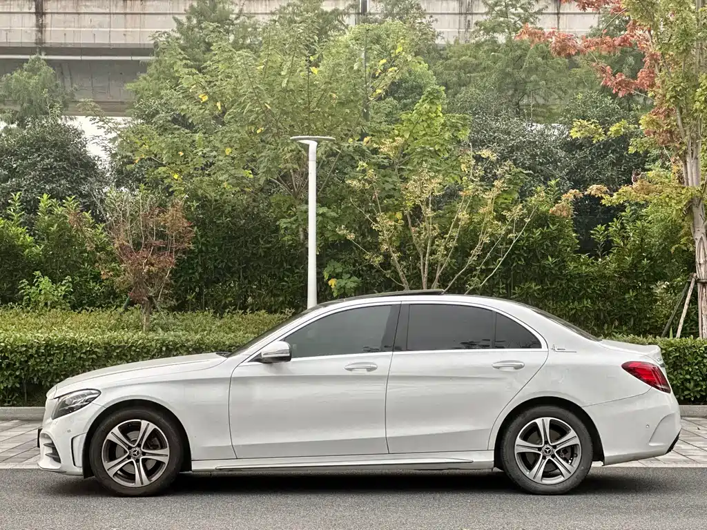 Mercedes-Benz C-Class — миниатюра 7
